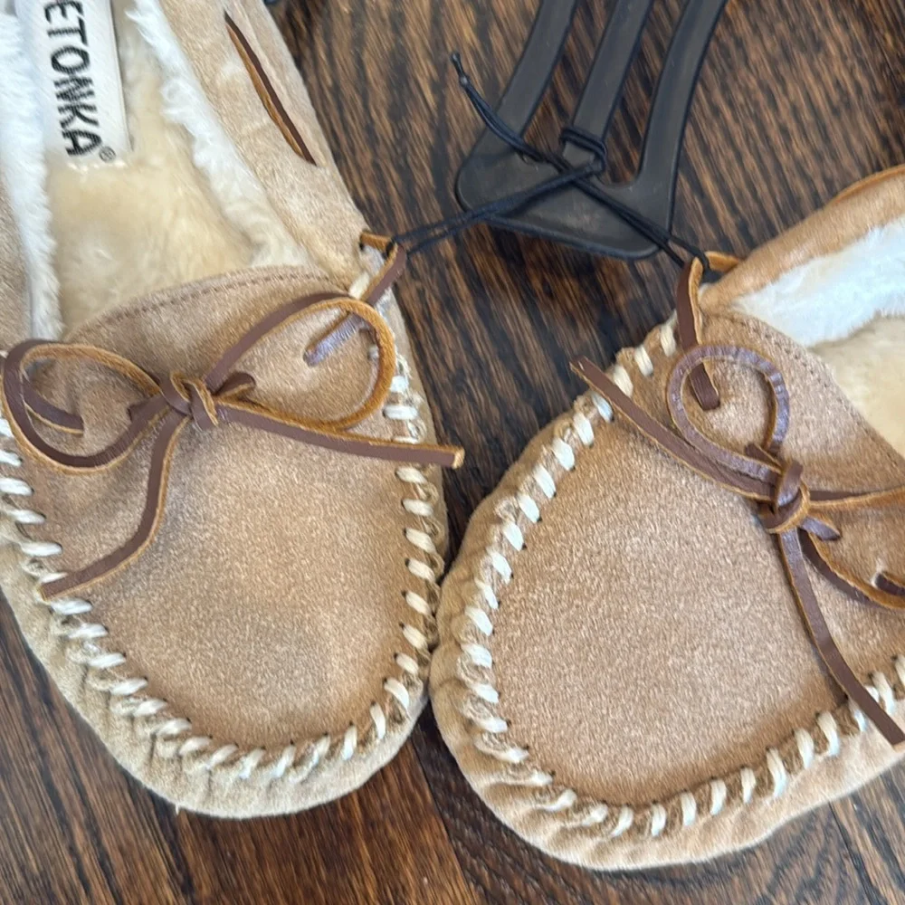 Minnetonka Kids Petra  Trapper Cinnamon Color Furry Inside Slipper Size 5M